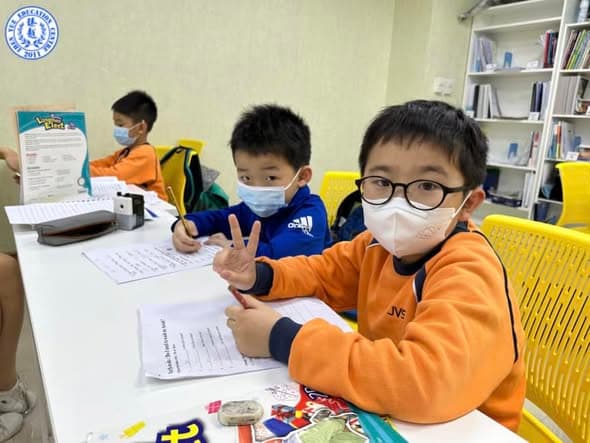 學生專注上課